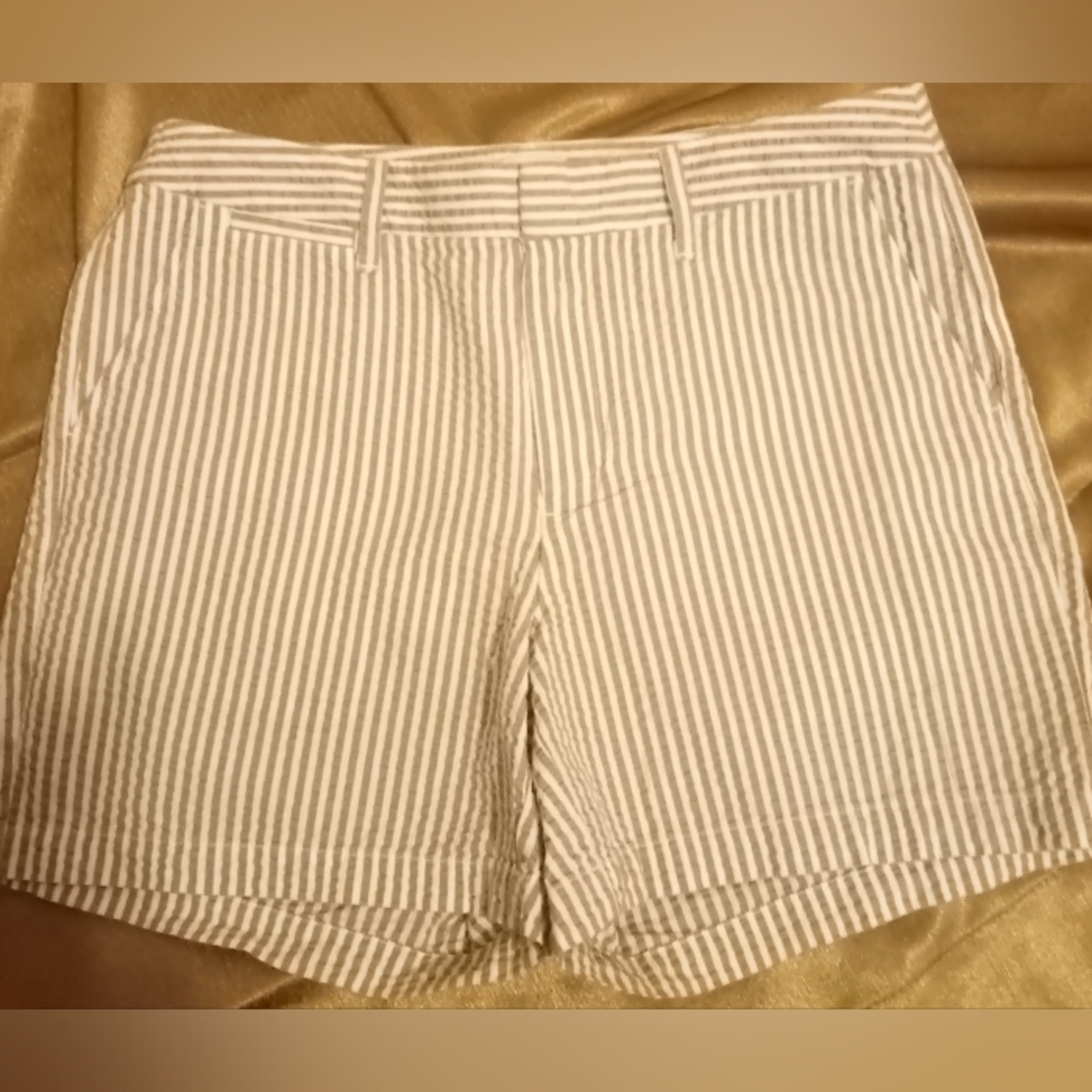 NWOT Striped Tan and White Shorts Size 6